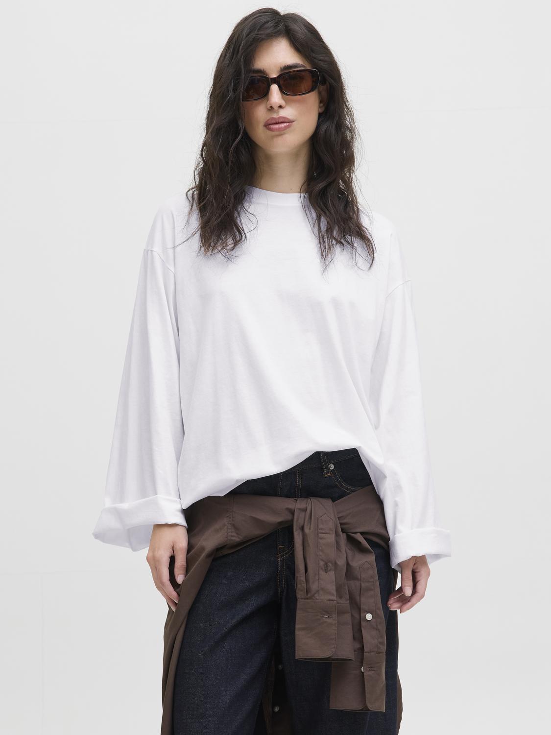 model_shot-front